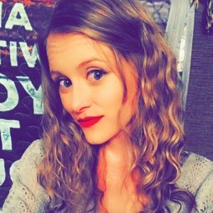 Meet your Posher, Kelsey🌟